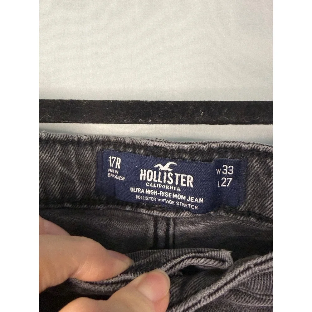Hollister Ultra High Rise Mom Jean Shorts Womens 17R W33 Black‎ Frayed Raw Hem